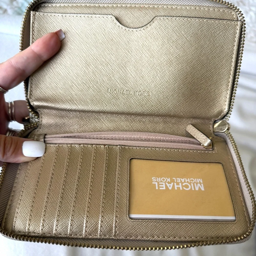 Michael Kors Jet Set Travel Glitter Pale Gold Phone Case  Wallet EUC